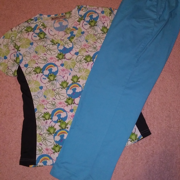 Scrub Set Size Small - Picture 6 of 11